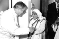 Fr Donald McGuire SJ & Mother Teresa MC