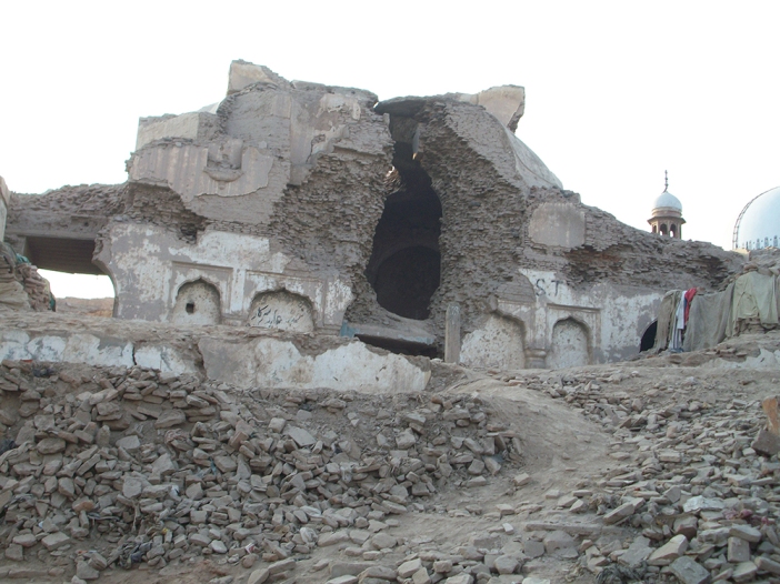 Bhagat Prahlad Temple and Shah Rukn-e-Alam Shrine (background), Multan, Pakistan. Photo (C) Alie Imran